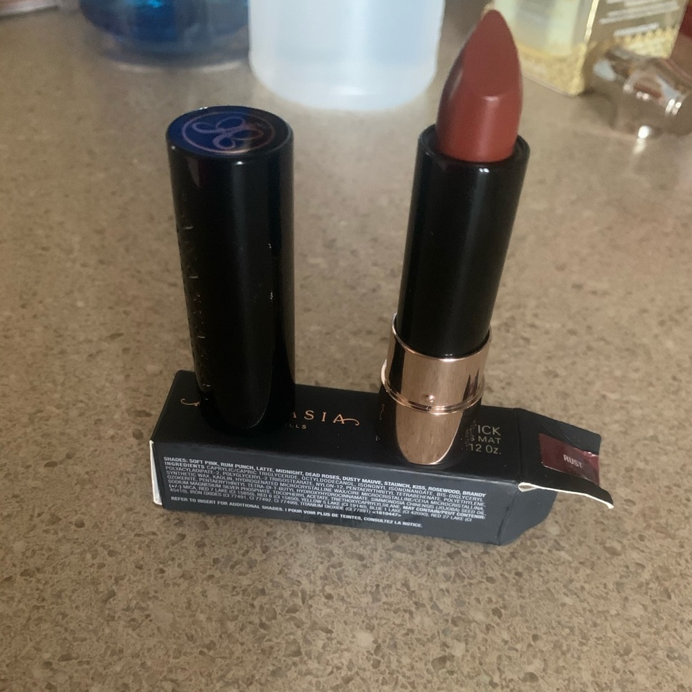 New in Box. Lipstick 💄. Never used.